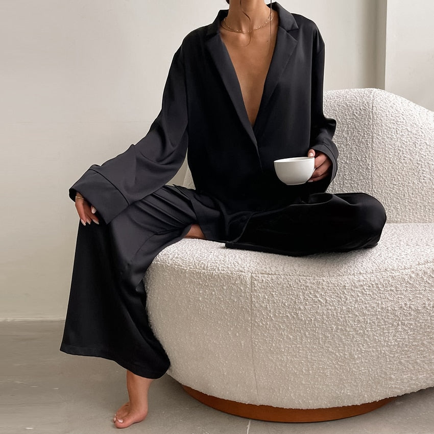 Holly Relaxed Fit Matching Pajama Set