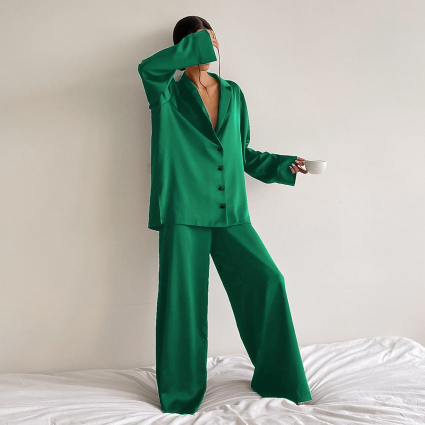 Holly Relaxed Fit Matching Pajama Set