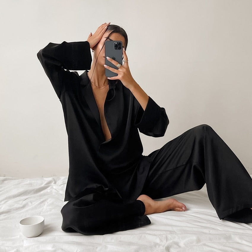 Holly Relaxed Fit Matching Pajama Set