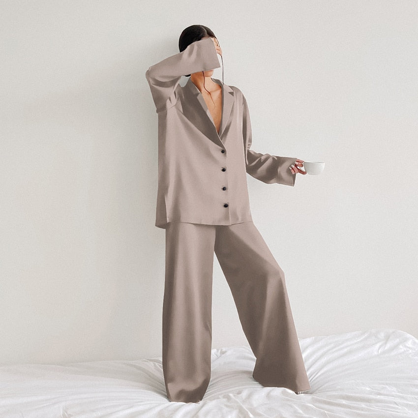 Holly Relaxed Fit Matching Pajama Set