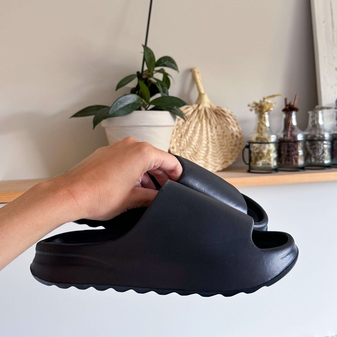 Kylie Rubber Slides Sandals For Women