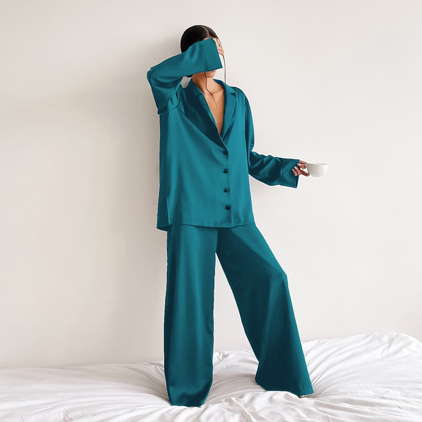 Holly Relaxed Fit Matching Pajama Set