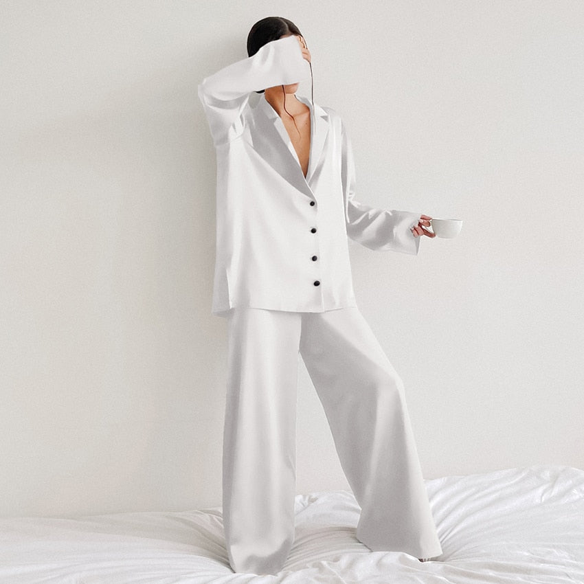 Holly Relaxed Fit Matching Pajama Set
